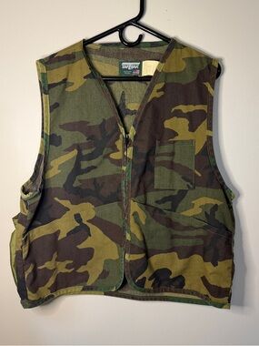 vintage Saf-T-Bak camo hunting vest 90s retro with rear game pouch mens size L
